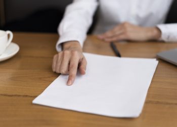 В ЛНР работодатель устроил в госпредприятие сотрудника с запретом на такую работу