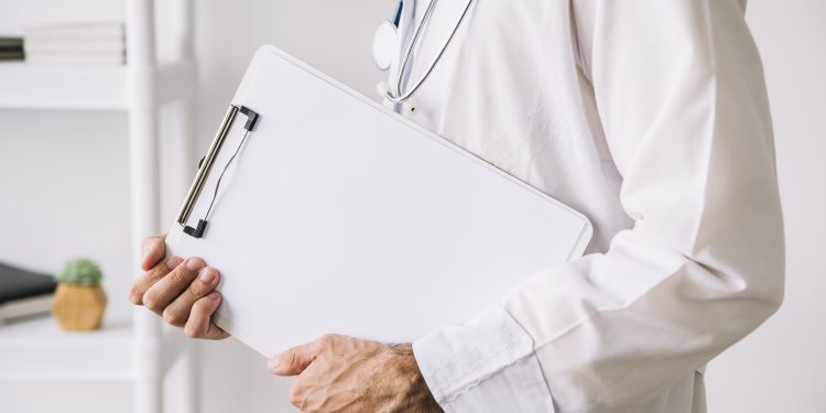 Педиатр Перевальской больницы провела выездной прием свыше 50 детей в Артемовске