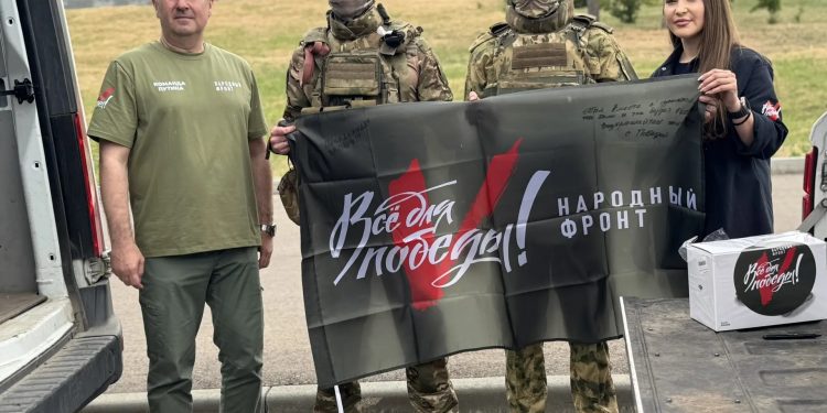 «Всё для Победы»: военкор Акиньшин лично передал бойцам дроны и камеры