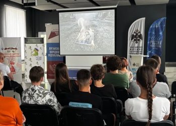 Музыка, от которой замирает сердце: в ЛНР почтили память детей Донбасса пронзительным реквиемом
