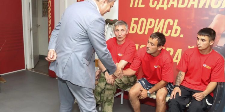 Спорт без границ: в ЛНР открылся шестой в России зал «Новая высота»