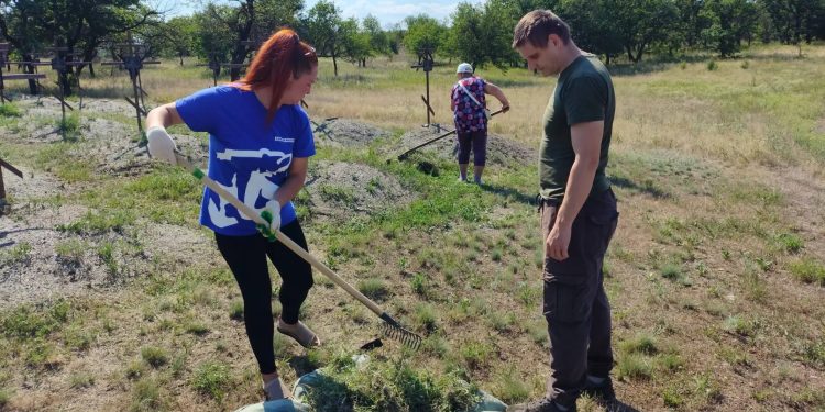В Первомайске привели в порядок мемориал «Незаживающая рана Донбасса»