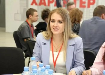 «Не учить жизни, а слушать»: в ЛНР подростки и взрослые впервые заговорили на равных