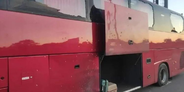 ВФУ атаковали рейсовый автобус «Стаханов – Москва»: есть раненые