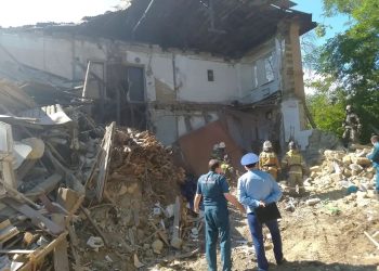 Взрыв газа в Краснодоне: есть пострадавшие, под завалами могут быть люди