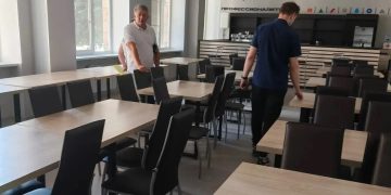 Москва обновляет гимназию №52 и Колледж технологий в Луганске к новому учебному году