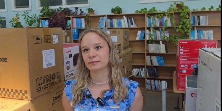 «Мне важно получить образование»: выпускники Старобельского педколледжа уже с дипломами, а разрушенное здание обещают восстановить