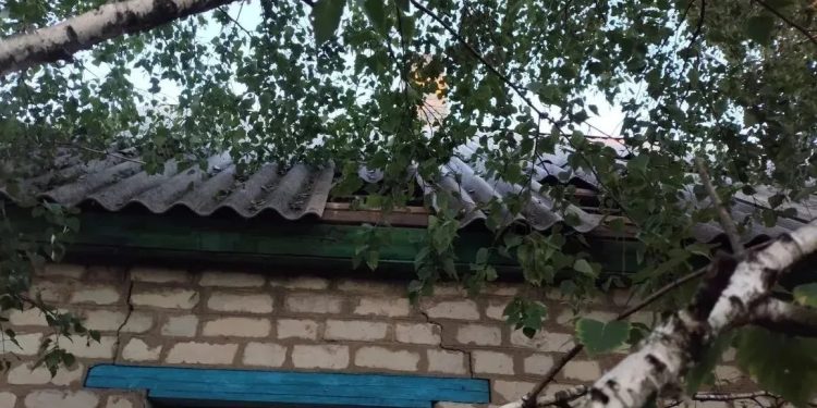 ВСУ нанесли удар по автомобилю с молодежью в ЛНР: есть погибший и раненые