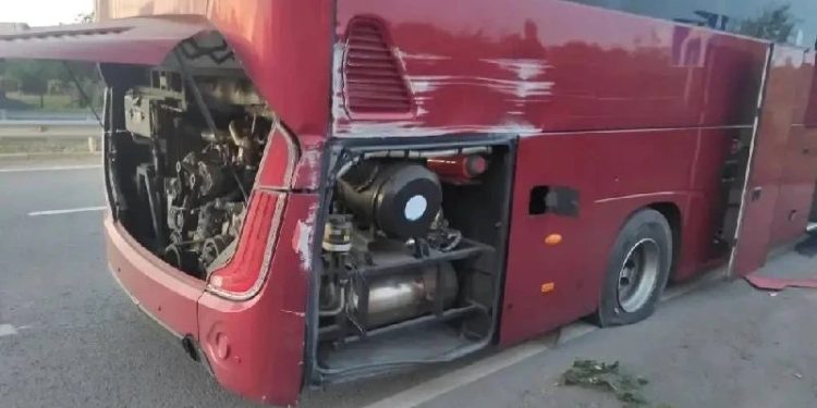 ВФУ атаковали рейсовый автобус «Стаханов – Москва»: есть раненые
