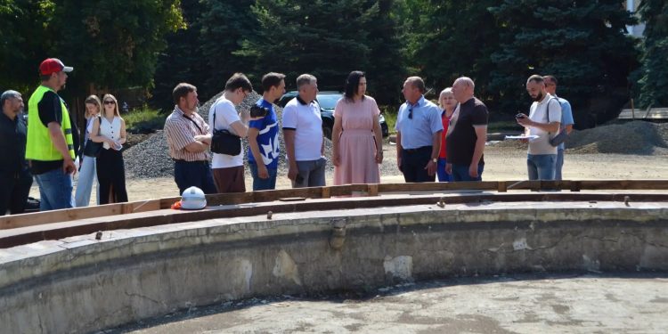 Фонтаны забьют снова: реконструкция сквера Матусовского в Луганске вышла на финишную прямую
