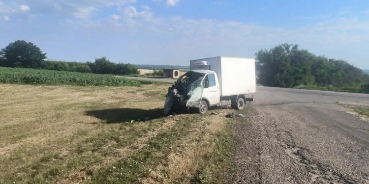 Два мирных жителя погибли при атаках ВСУ на ЛНР: ракетный удар по городу и удар дрона по автомобилю