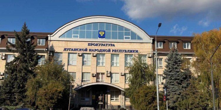 Прокуратура ЛНР вернула 70 тысяч рублей пенсионеру, пострадавшему от мошенников