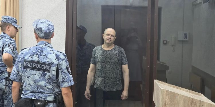 «Шпионаж на колёсах»: 16 лет для украинца, передававшего локации военных через мессенджер