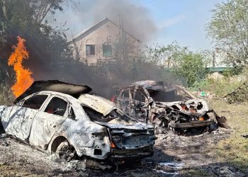 Серия ударов БПЛА по городам ЛНР: четверо раненых, дом разрушен; ПВО заявляет о 50+ сбитых целей