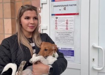 Зеленская и пёс Лёлечка проголосовали на выборах в Госдуму  