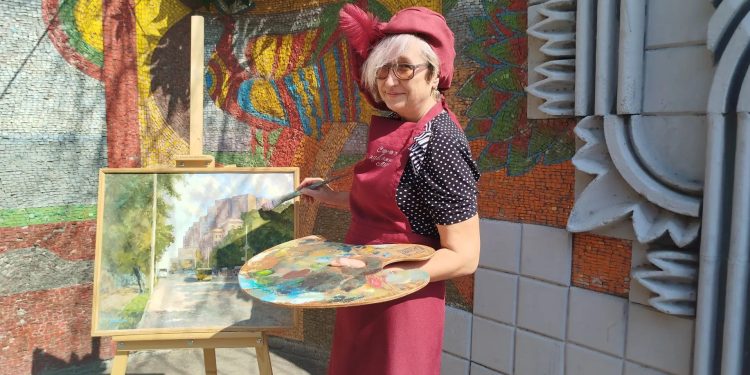 Улица Дениса Иванова на один день стала Луганским Арбатом