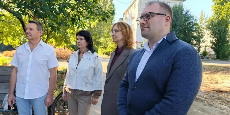 В Рубежном создали первый в городе ТОС: жители взяли благоустройство в свои руки