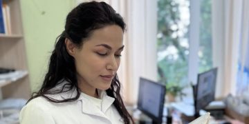 «Пациенты встретили меня как родную»: как молодой врач из Тюмени нашла свое призвание в Северодонецке