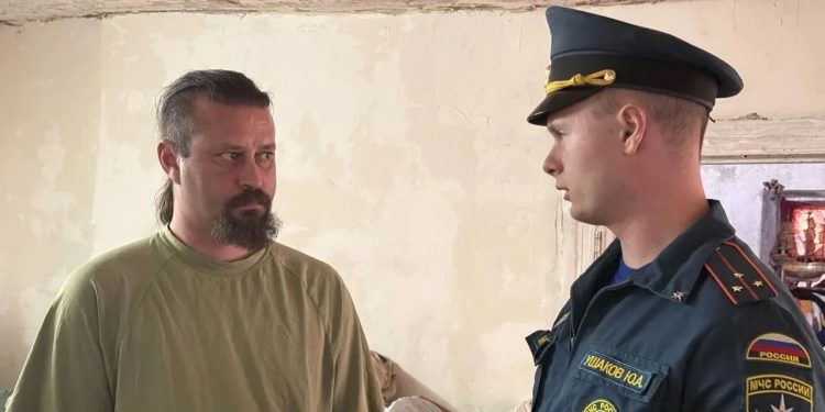 Маленький прибор — большая защита: в Луганске многодетным семьям вручили пожарные извещатели