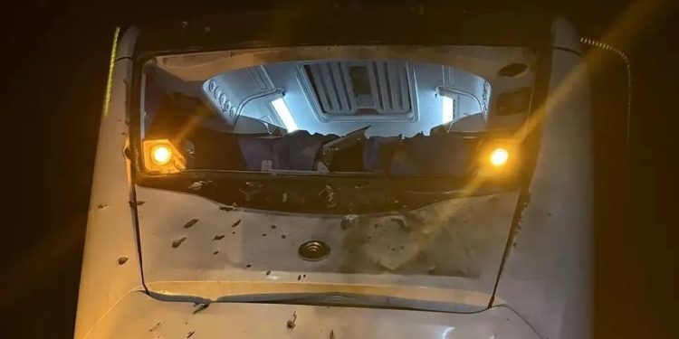 ⚡️ БПЛА укронацистов ударил по междугороднему автобусу под Алчевском: четверо пострадавших