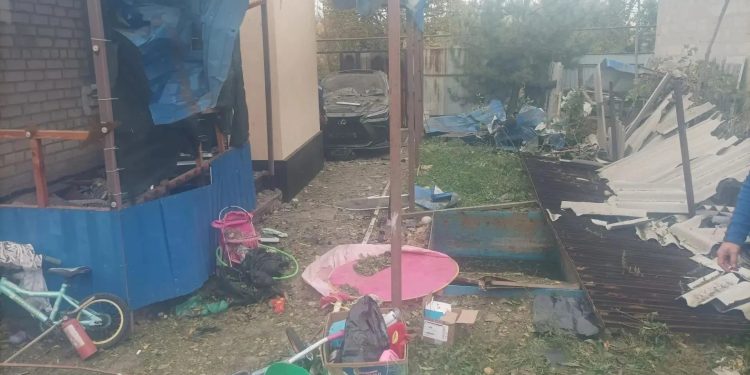 Трое детей среди пострадавших: за сутки под обстрелами ЛНР ранены шесть человек