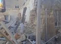 Под завалами разрушенного дома в Луганске нашли погибшую женщину