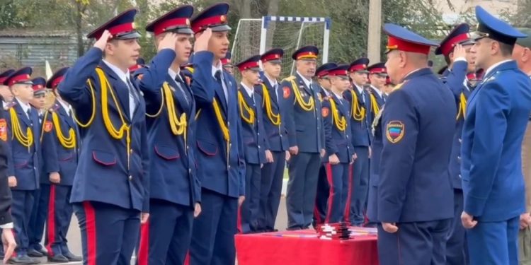 Двойной праздник: в Луганске юных патриотов посвятили в кадеты и отметили 12-летие корпуса