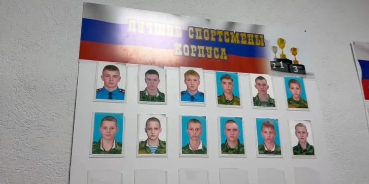 Двойной праздник: в Луганске юных патриотов посвятили в кадеты и отметили 12-летие корпуса