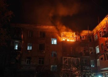 Террористический удар по ЛНР: 150 тысяч человек без света, разрушения в центре Луганска