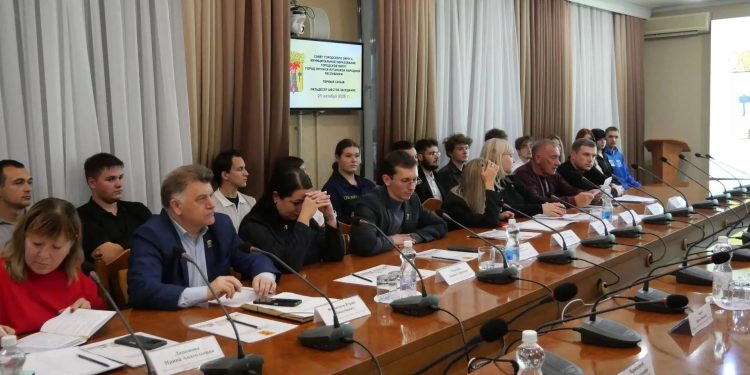 В Луганске стартовали выборы в Молодежный совет: 25 мест и реальный голос поколения
