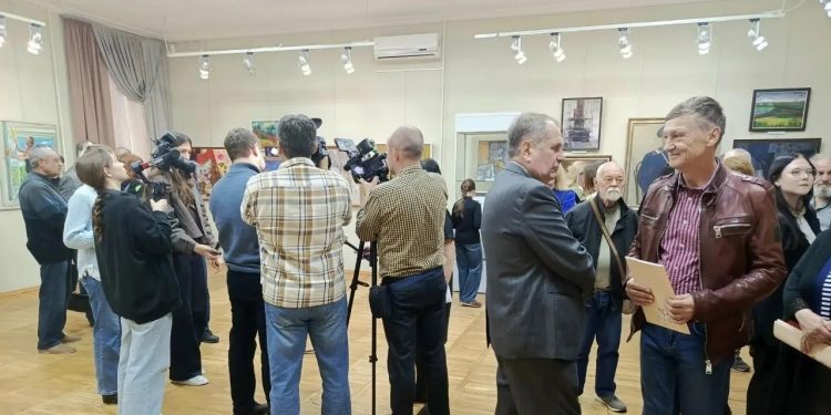 🎨 «Вместе — путь к миру»: в Ростове заработала выставка художников Донбасса и Херсона