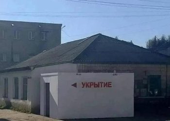 В Старобельске приступили к установке бетонных укрытий