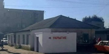 В Старобельске приступили к установке бетонных укрытий